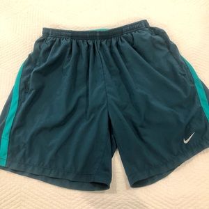 Nike drifit running short EUC emerald green/teal